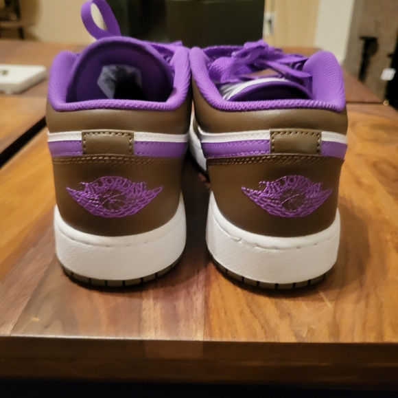 Sneakers - Picture 3 of 5